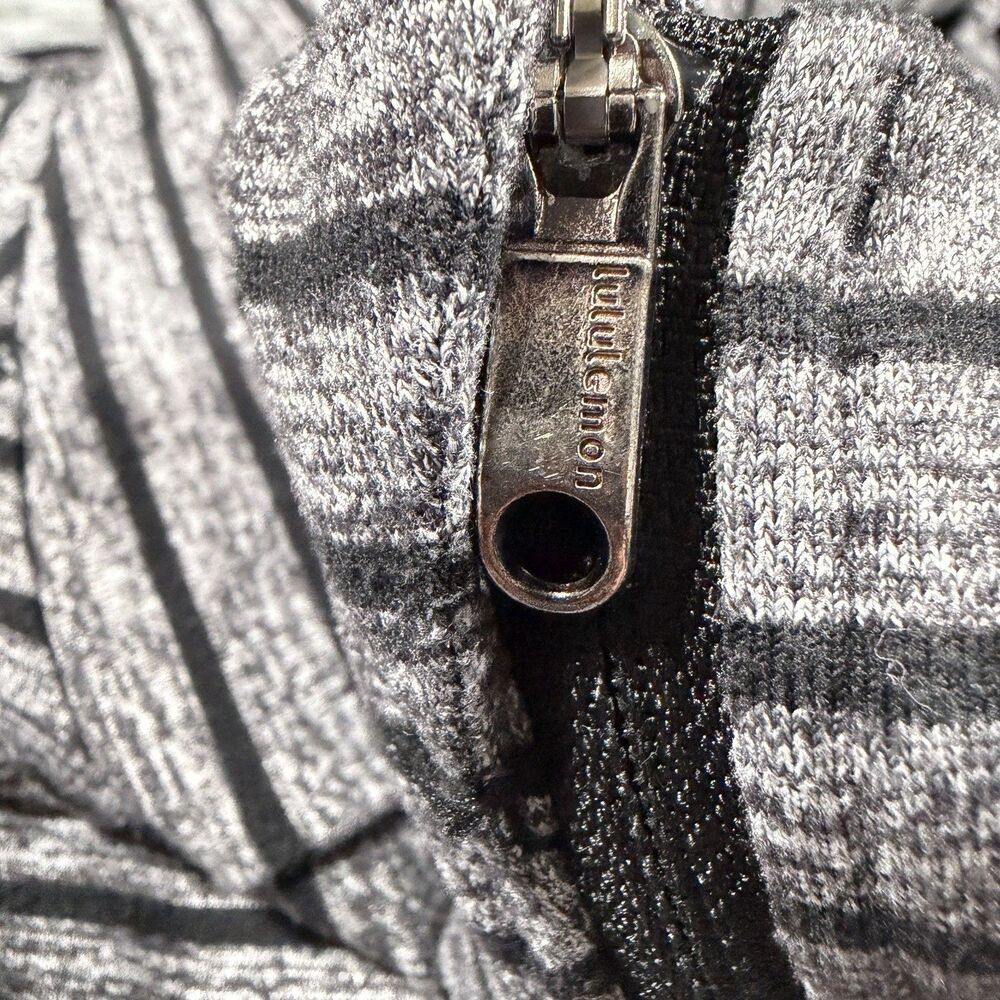 Lululemon Hoodie Small Gray Black Quarter Zip Sweat Session Performance Mens - Picture 9 of 16